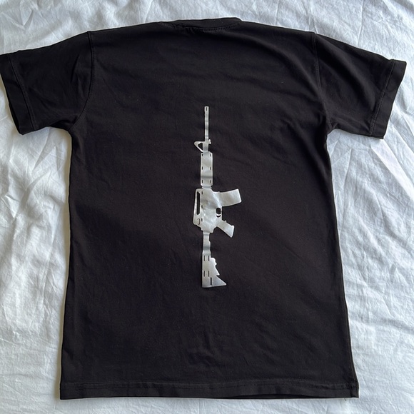 Boys black tee shirt . - Picture 5 of 7